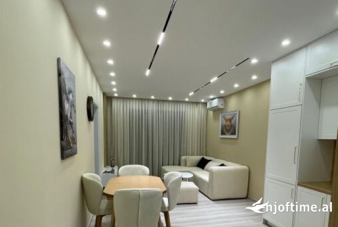 Shtepi me qera 2+1 ne Tirane - 650 Euro