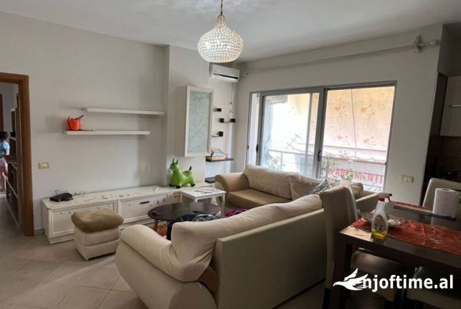 Shtepi me qera 2+1 ne Tirane - 450 Euro
