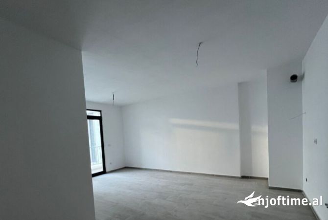 Shtepi me qera 2+1 ne Tirane - 400 Euro