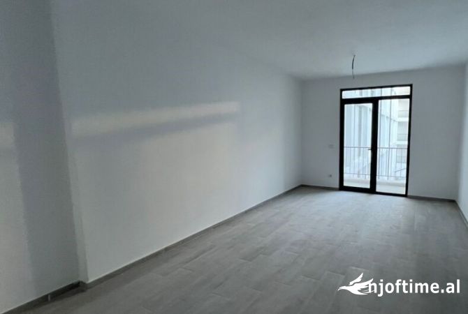 Shtepi me qera 2+1 ne Tirane - 400 Euro