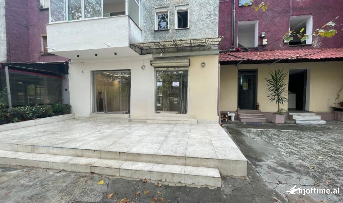 JAPIM ME QIRA AMBIENT KOMERCIALE 600 Euro /Muaj