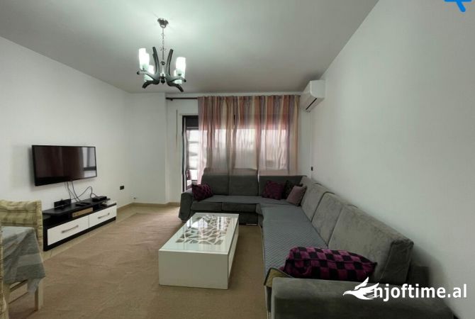 Shtepi me qera 2+1 ne Tirane - 450 Euro