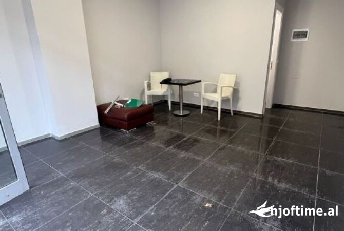 Ambient biznesi me qera 1+1 ne Tirane - 300 Euro