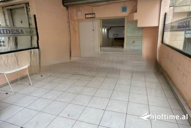 Ambient biznesi ne shitje 1+1 ne Tirane - 51,000 Euro