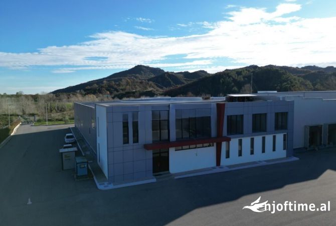 Ambient biznesi me qera 4+1 ne Tirane - 2,400 Euro