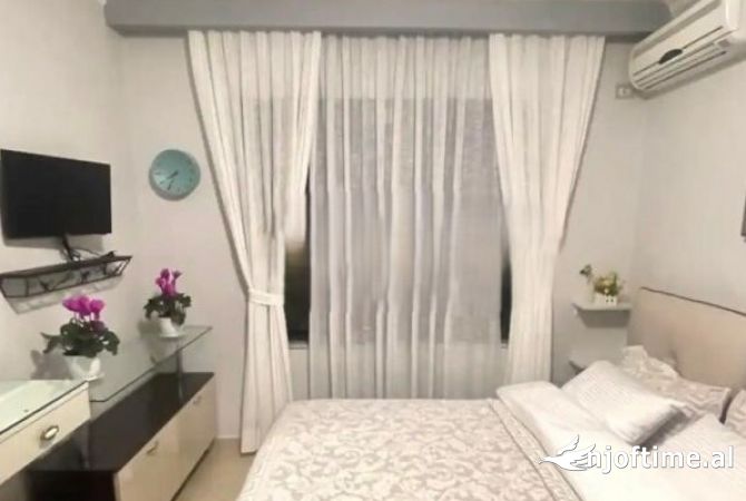 Shtepi me qera Garsoniere ne Tirane - 400 Euro