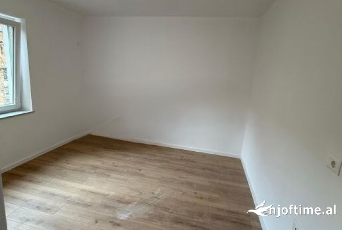 Shtepi ne shitje 2+1 ne Tirane - 185,000 Euro