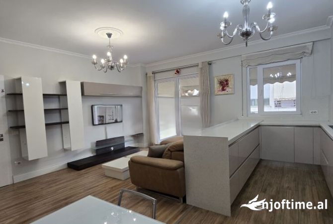Casa in affitto 2+1 a Tirana - 1,000 Euro