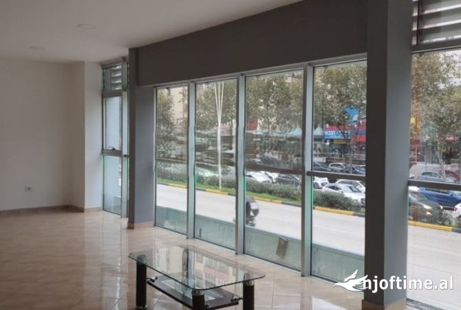 Ambient biznesi me qera 1+1 ne Tirane - 1,800 Euro