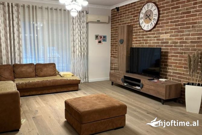 Shtepi ne shitje 2+1 ne Tirane - 250,000 Euro