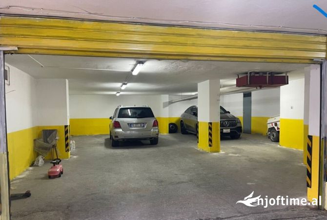 Ambient biznesi me qera 4+1 ne Tirane - 800 Euro