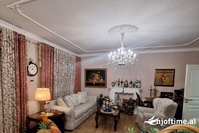 Shitet Apartament 2+1+2 + Depo + Post Parkimi ne Kompleksin Deliorgj! 500,000 €