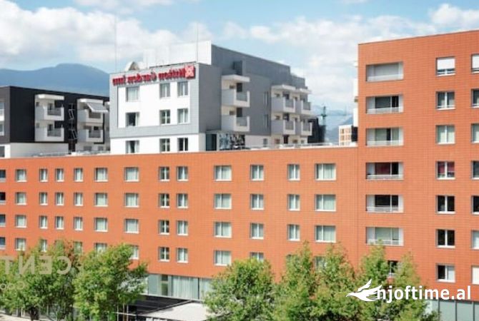 Ambient biznesi me qera 3+1 ne Tirane - 2,600 Euro