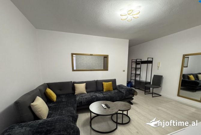 Shtepi me qera 1+1 ne Tirane - 680 Euro