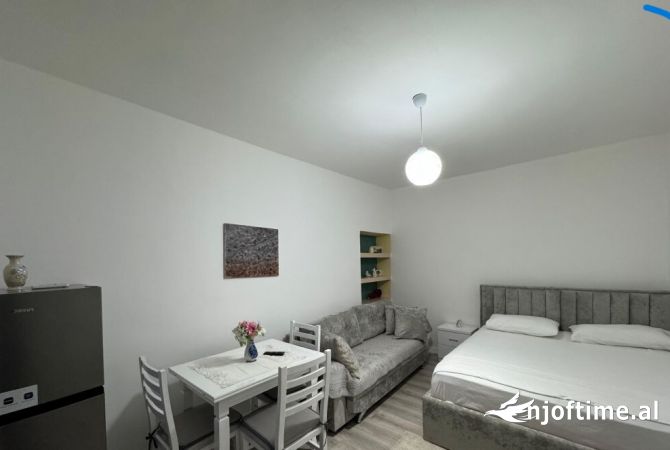 Shtepi me qera Garsoniere ne Tirane - 450 Euro