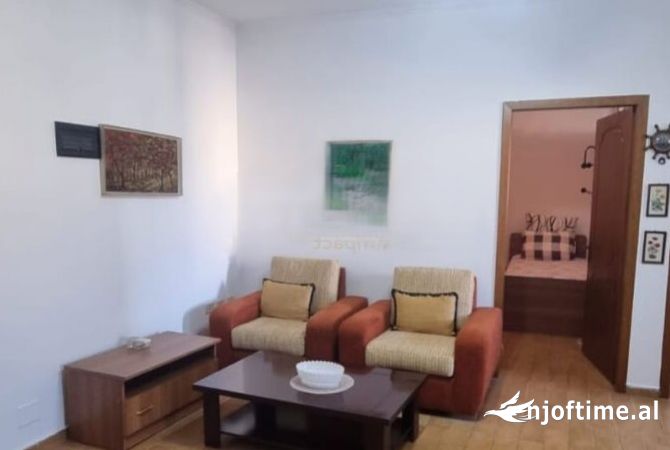 Shtepi me qera 2+1 ne Tirane - 550 Euro