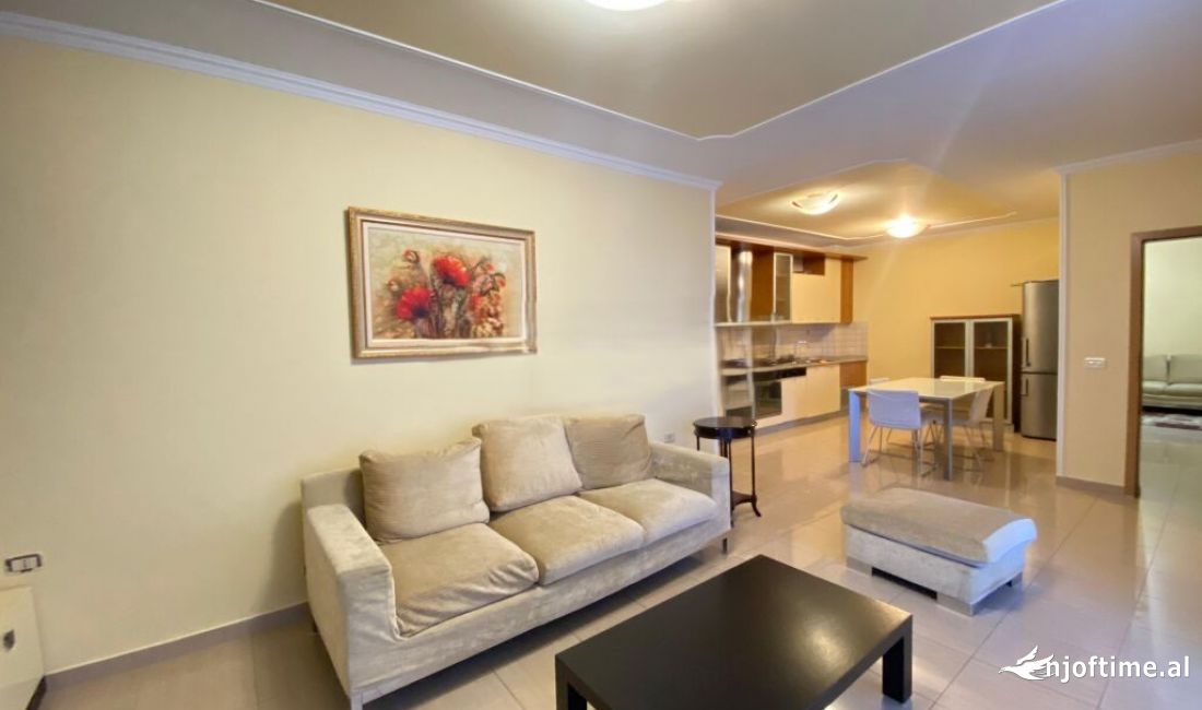 Shtepi me qera Apartament ne Tirane, 2+1, Mobilimi E mobiluar, Pagesa 900  Euro.