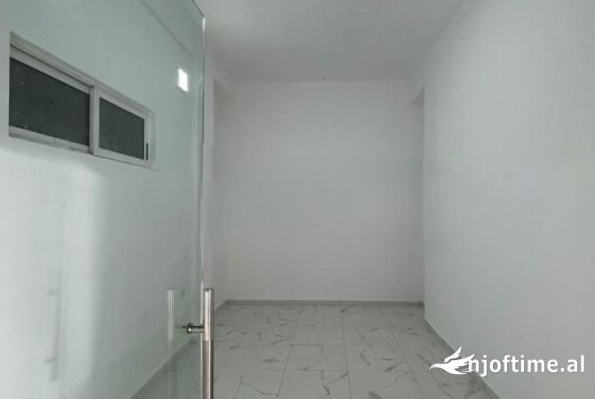 Ambient biznesi me qera 1+1 ne Tirane - 750 Euro