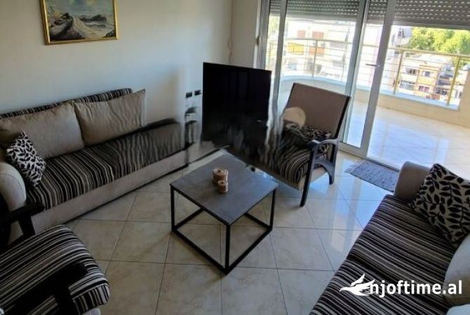 Shtepi me qera 2+1 ne Tirane - 800 Euro