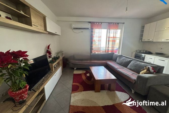 Shtepi me qera 2+1 ne Tirane - 450 Euro