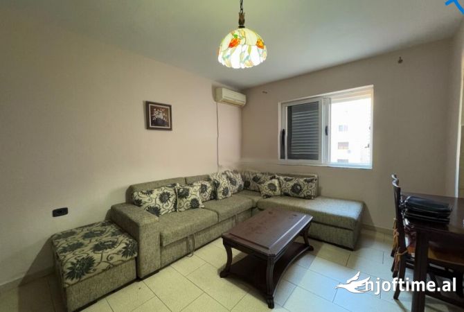 Shtepi me qera 2+1 ne Tirane - 500 Euro