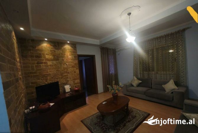 Shtepi me qera 1+1 ne Tirane - 400 Euro
