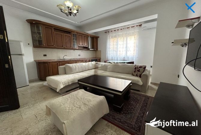 Shtepi me qera 2+1 ne Tirane - 700 Euro