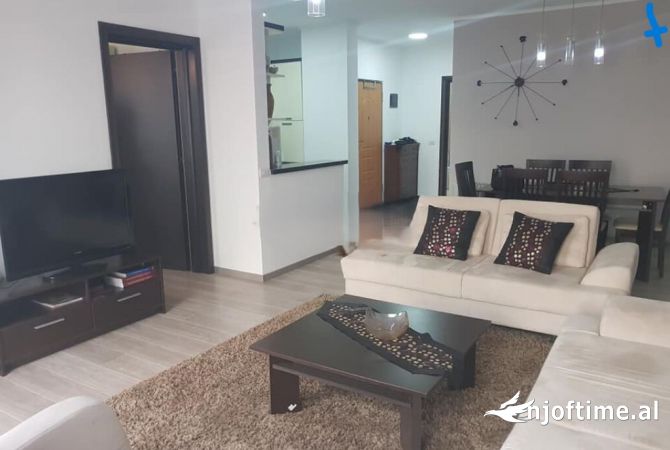 Shtepi me qera 2+1 ne Tirane - 650 Euro