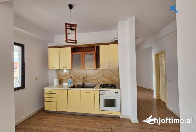 Shtepi me qera 2+1 ne Tirane - 400 Euro