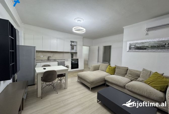 Shtepi me qera 2+1 ne Tirane - 520 Euro