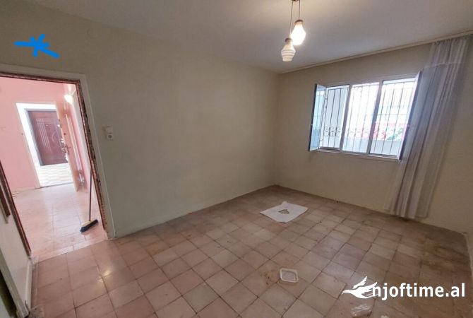 Shtepi ne shitje 2+1 ne Tirane - 120,000 Euro
