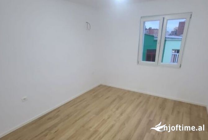 SHITET APARTAMENT 1+1 NE RRUGEN 4 DESHMORET!  120,000 €