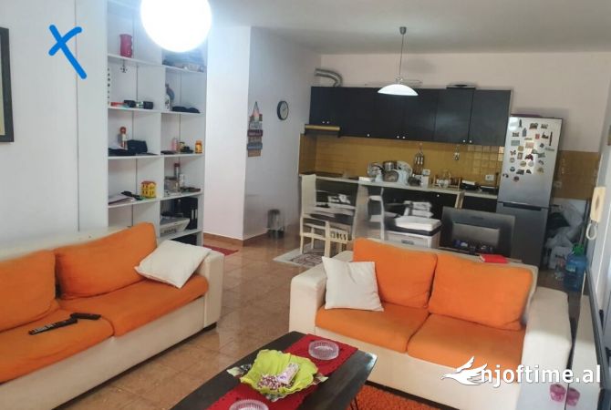 Shtepi me qera 2+1 ne Tirane - 580 Euro