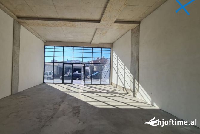 Ambient biznesi me qera 1+1 ne Tirane - 3,200 Euro