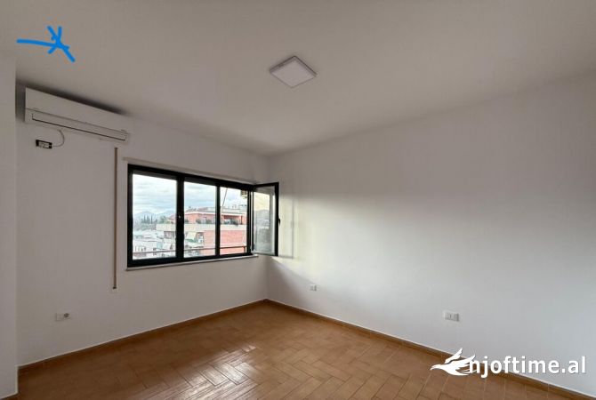 Ambient biznesi me qera 1+1 ne Tirane - 2,500 Euro