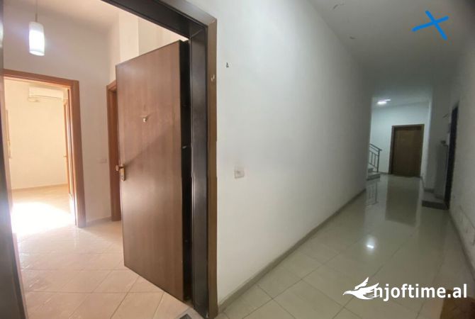 Ambient biznesi me qera 1+1 ne Tirane - 800 Euro