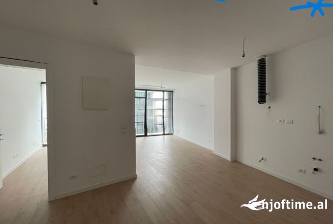 Ambient biznesi me qera 3+1 ne Tirane - 1,350 Euro
