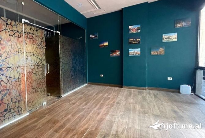 Ambient biznesi me qera 3+1 ne Tirane - 650 Euro