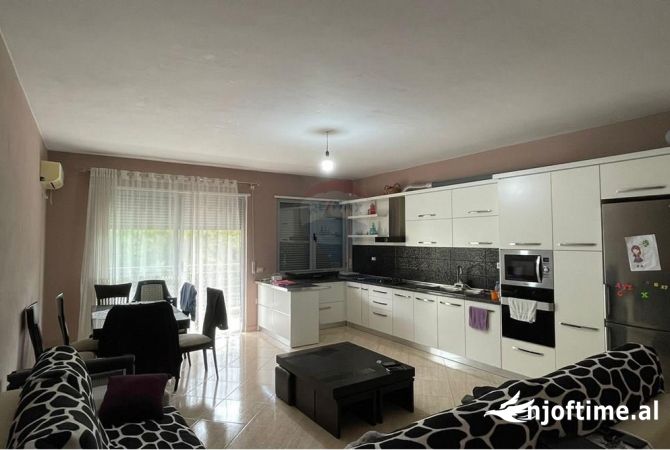 Shtepi me qera 5+1 ne Tirane - 600 Euro