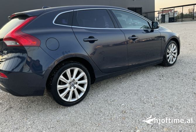 Makina ne shitje ne Tirane - 9,000 Euro