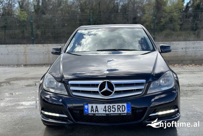 Makina ne shitje ne Tirane - 9,500 Euro