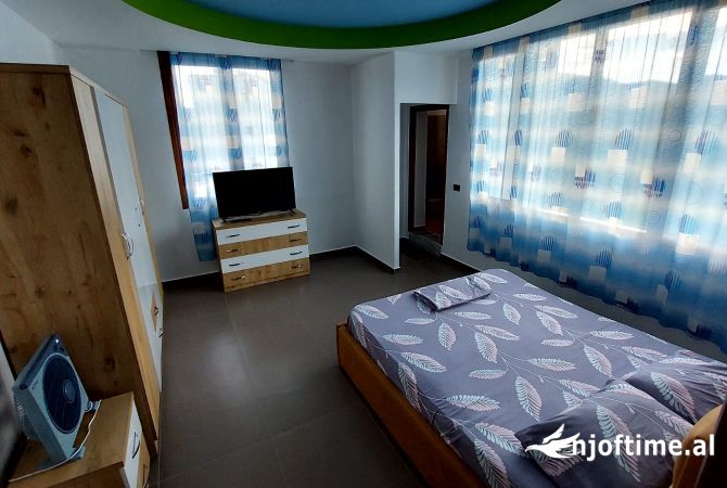 Shtepi me qera Shtepi Private ne Tirane, 3+1, Mobilimi E mobiluar, Pagesa 300  Euro.
