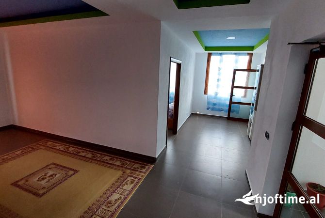 Shtepi me qera 3+1 ne Tirane - 300 Euro