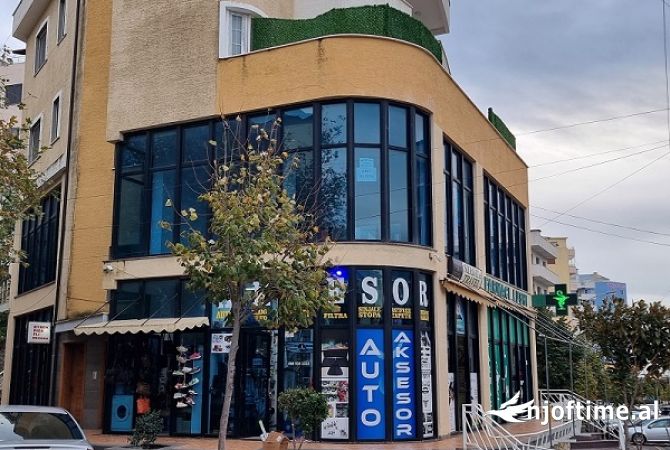 Ambient biznesi me qera 1+1 ne Lezhe - 80,000 Leke