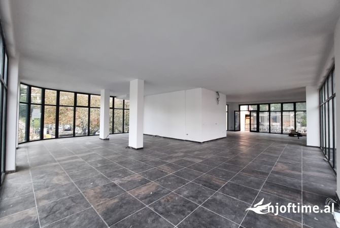 Ambient biznesi me qera 1+1 ne Lezhe - 80,000 Leke