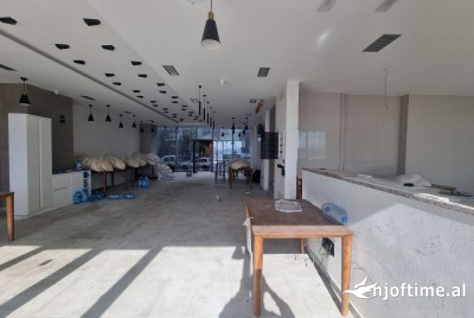 Ambient biznesi me qera 1+1 ne Lezhe - 200,000 Leke