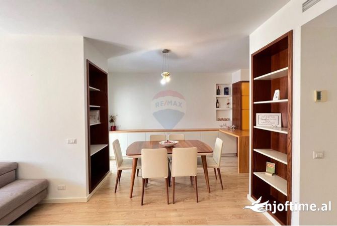 Shtepi ne shitje Apartament ne Tirane, 2+1, Mobilimi E mobiluar, Pagesa 195,000  Euro.