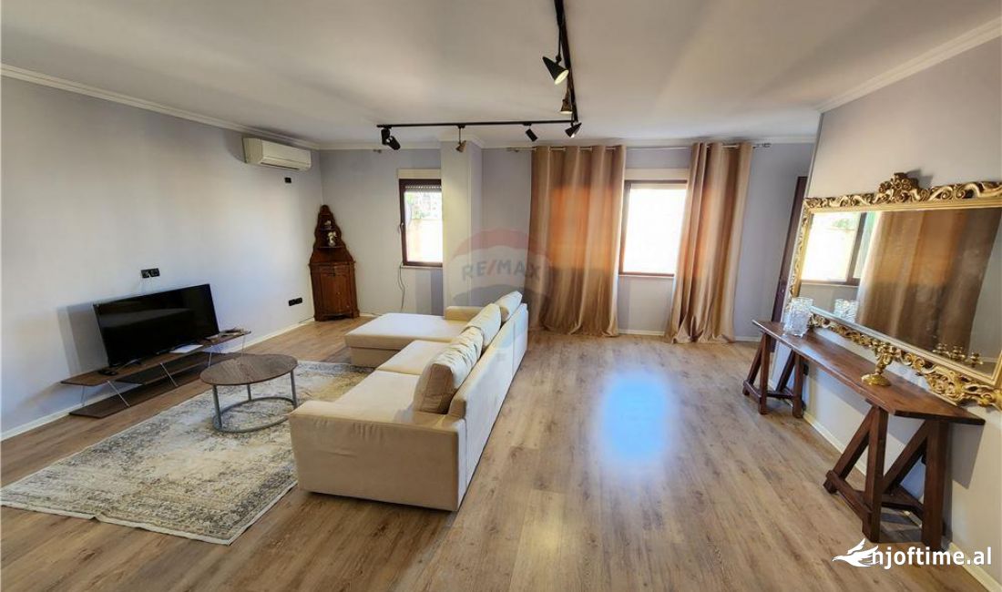 Shtepi me qera Apartament ne Tirane, 2+1, Mobilimi E mobiluar, Pagesa 800  Euro.