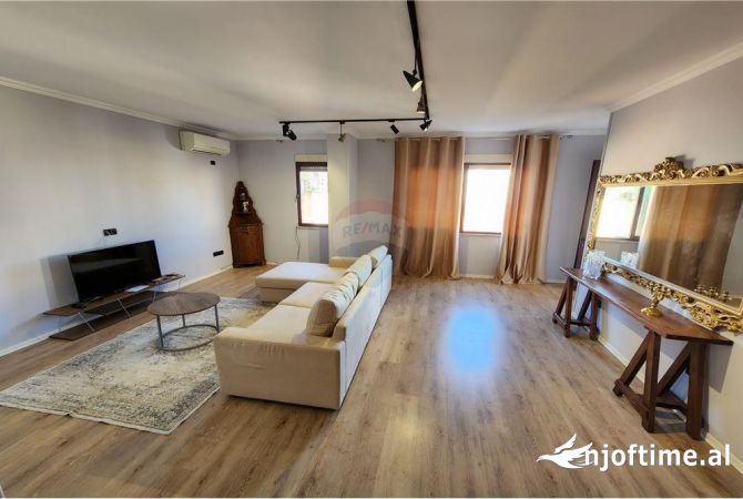 Shtepi me qera 2+1 ne Tirane - 800 Euro