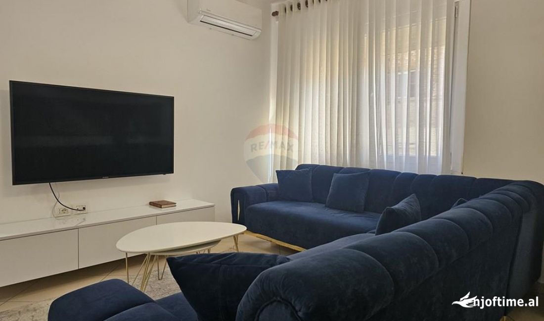 Shtepi me qera Apartament ne Tirane, 2+1, Mobilimi E mobiluar, Pagesa 800  Euro.